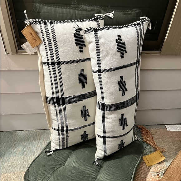 1 Black and Ivory Embroidered Cross
Lumbar Pillow (4 available) - Picture 6 of 7